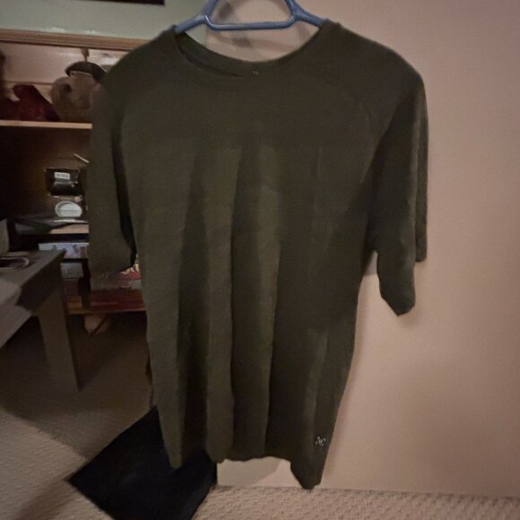 Lululemon Metal Vent Tech training shirt - Picture 2 of 3